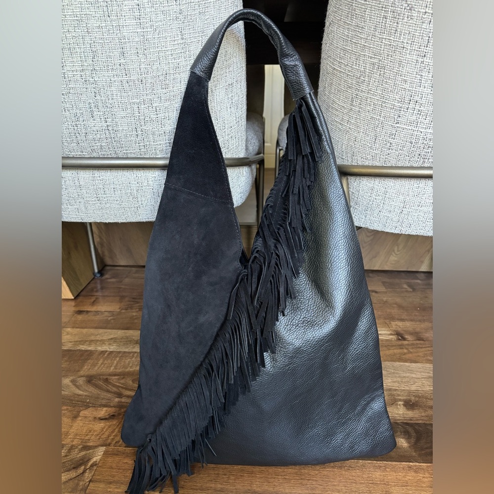 Mathilda C Black leather & suede tote 🇨🇦
